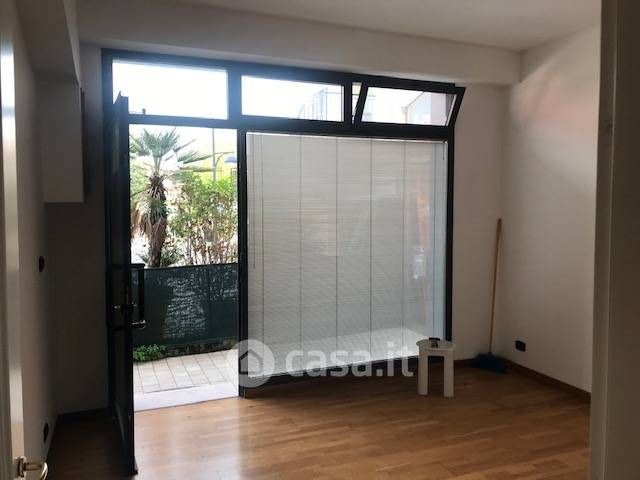 Ufficio in commerciale in Viale Primavera 1