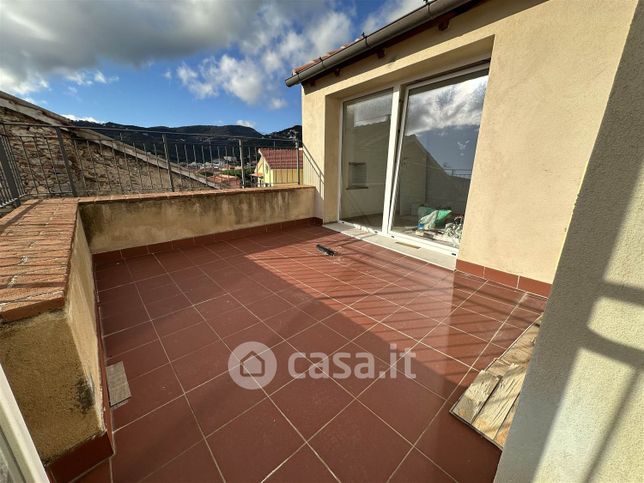 Appartamento in residenziale in Via Demaestri