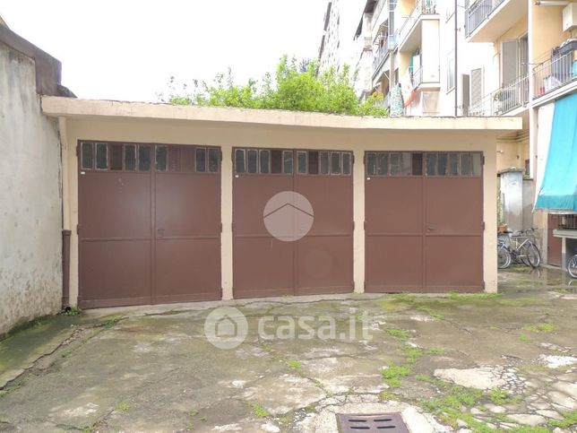 Garage/posto auto in residenziale in Corso Lecce 32