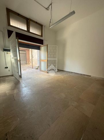 Capannone in commerciale in Via Roma 117
