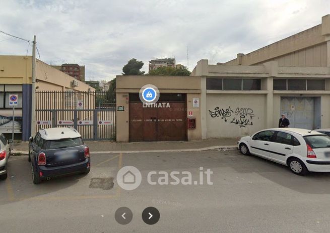 Garage/posto auto in residenziale in Via Umbria