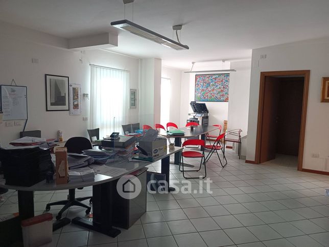 Ufficio in commerciale in Via del Macello 31 /F