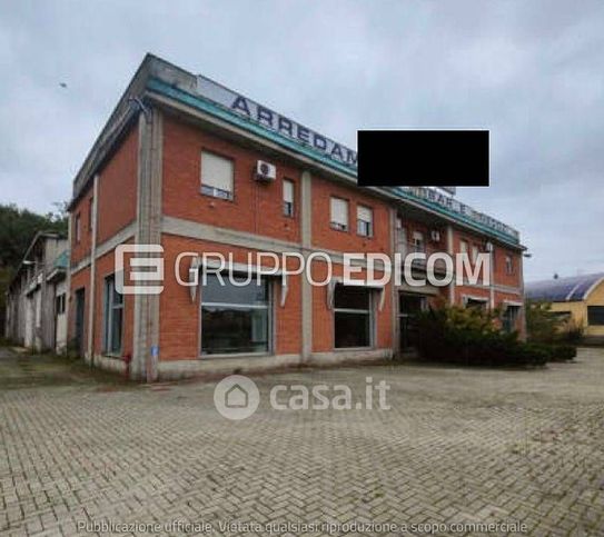 Capannone in commerciale in Strada Novi