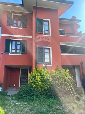 Casa bi/trifamiliare in residenziale in Via delle Sezioni 6610