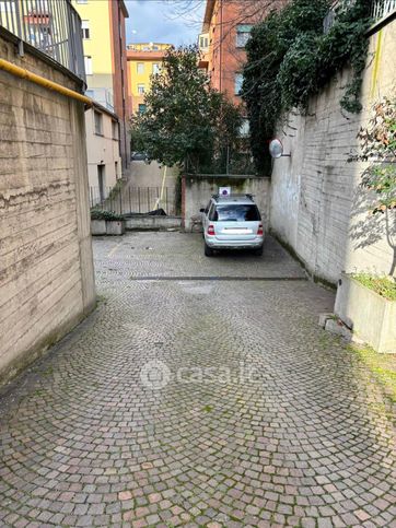 Box/posto auto in residenziale in Via Mazzini 146 /2