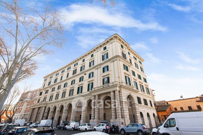 Appartamento in residenziale in Lungotevere Raffaello Sanzio 5