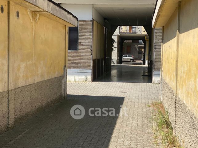 Garage/posto auto in residenziale in Via tevere