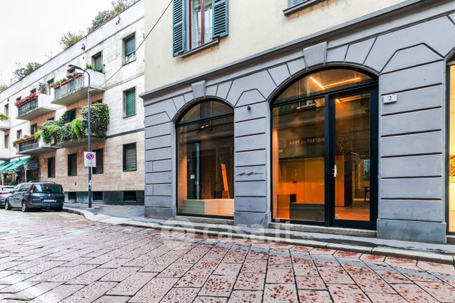 Ufficio in commerciale in Via Pietro Maroncelli 2