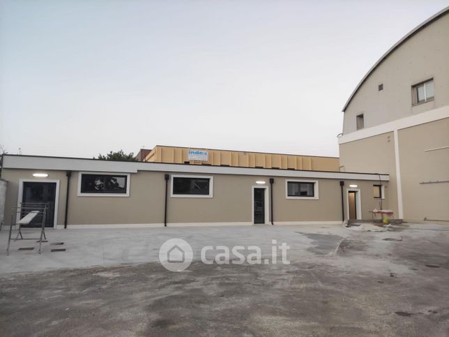 Ufficio in commerciale in Strada Provinciale 8