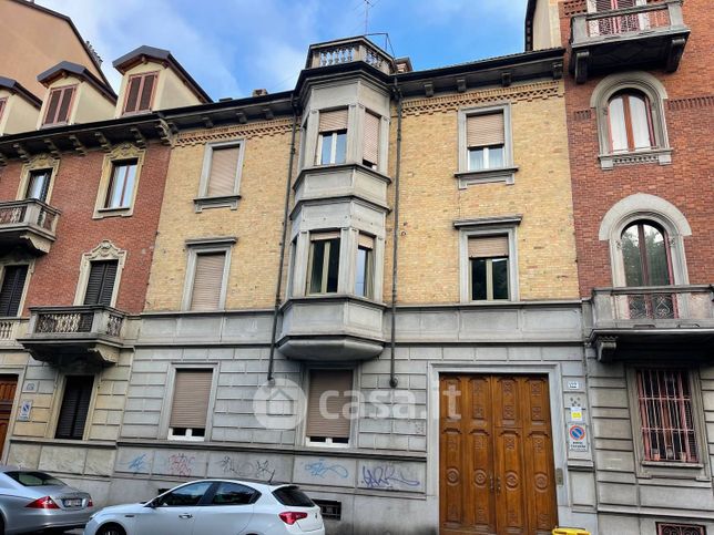 Box/posto auto in residenziale in Corso Racconigi 122