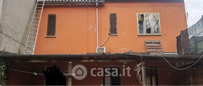 Casa indipendente in residenziale in Via Flaminia 74