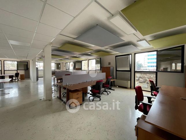 Ufficio in commerciale in 