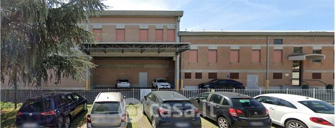 Capannone in commerciale in 