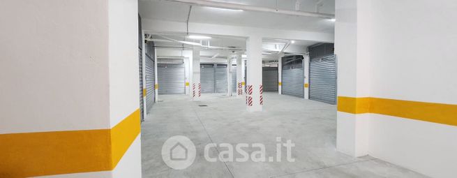 Box/posto auto in residenziale in Via Antonio Silvani