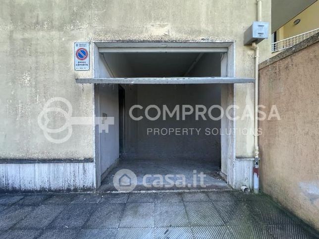 Box/posto auto in residenziale in Via Salvo d'Acquisto 50