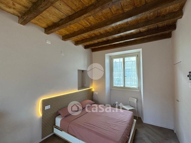 Appartamento in residenziale in Via Andrea Mensa 26