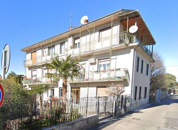 Appartamento in residenziale in Via A. Manzoni