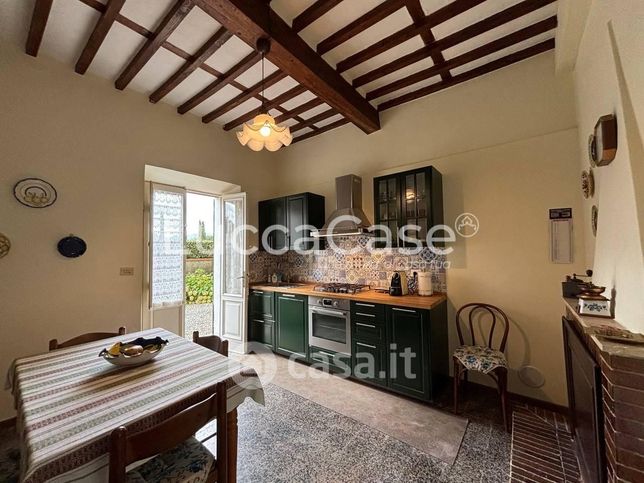 Appartamento in residenziale in Via Sarzanese