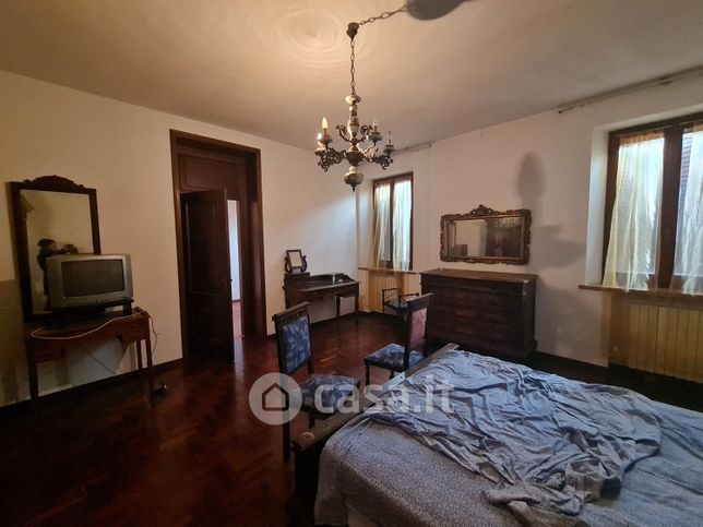 Casa indipendente in residenziale in 