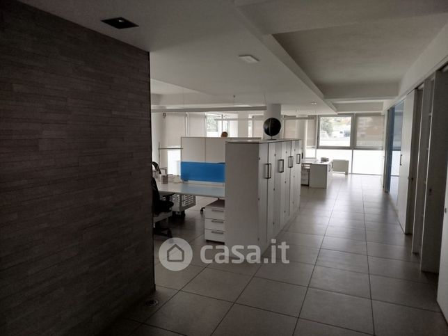 Ufficio in commerciale in Strada Senza Nome