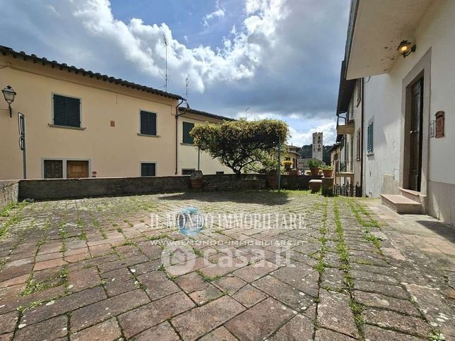 Villa in residenziale in Via Case