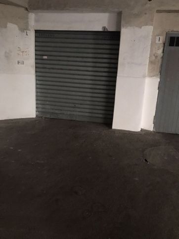 Garage/posto auto in residenziale in Via Cosenza 7