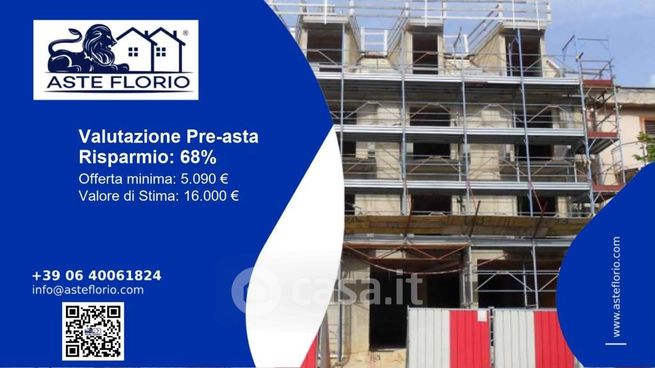 Box/posto auto in residenziale in Viale della Vittoria
