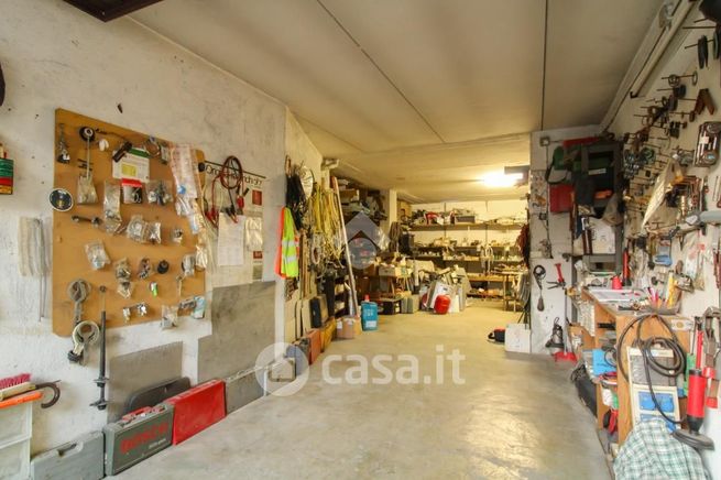 Capannone in commerciale in Via delle Ubiere