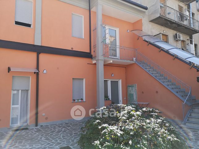 Appartamento in residenziale in Manfredi 7