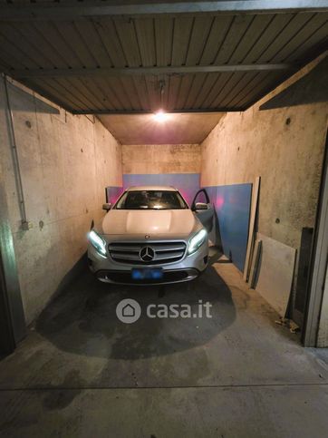 Box/posto auto in residenziale in Via Renato Lunelli