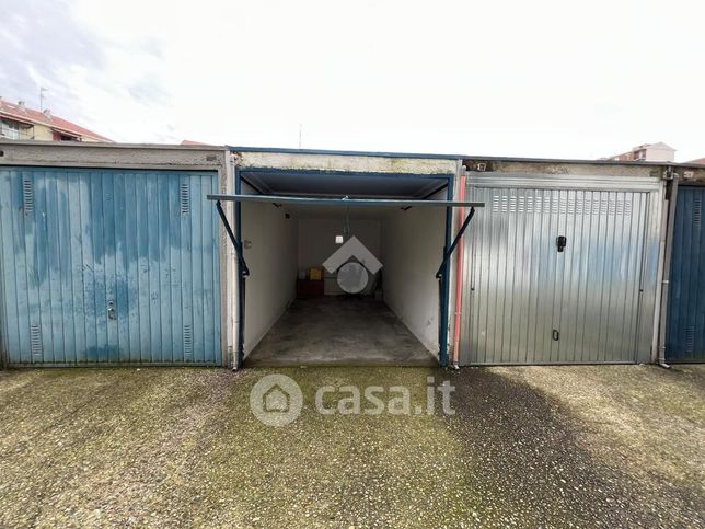 Box/posto auto in residenziale in Via Mario Maggioli 3