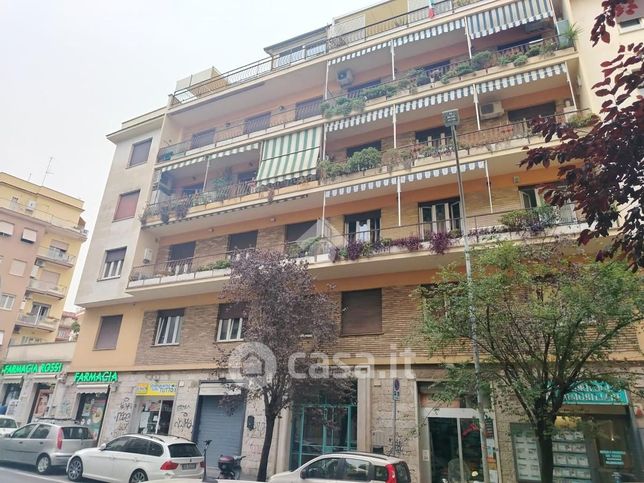 Appartamento in residenziale in Via Edoardo Jenner 119