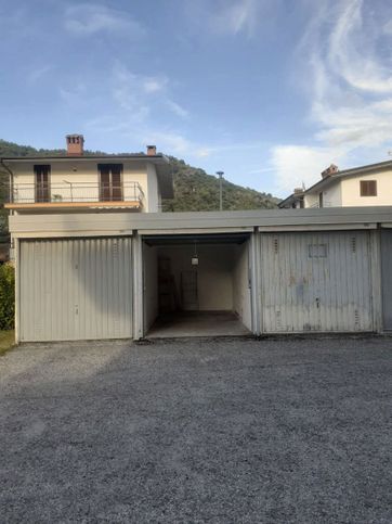 Garage/posto auto in residenziale in Via Provinciale San Bartolomeo 10