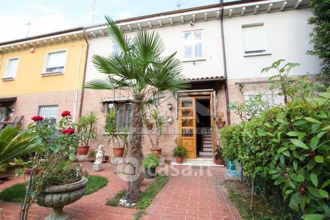 Villetta a schiera in residenziale in Via Isonzo 4