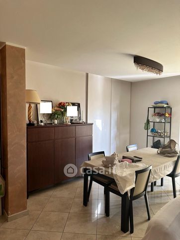 Appartamento in residenziale in Via Calabria 10