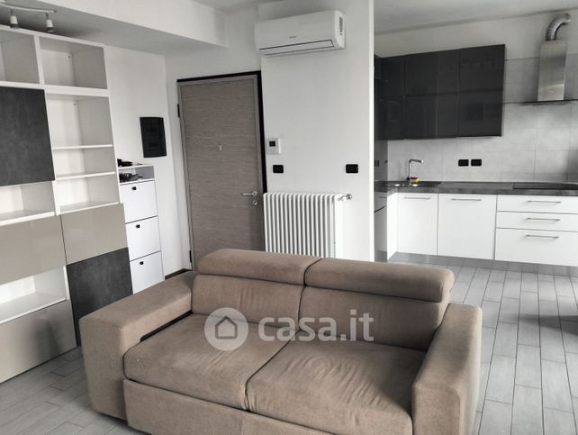 Appartamento in residenziale in Via Voltri 15