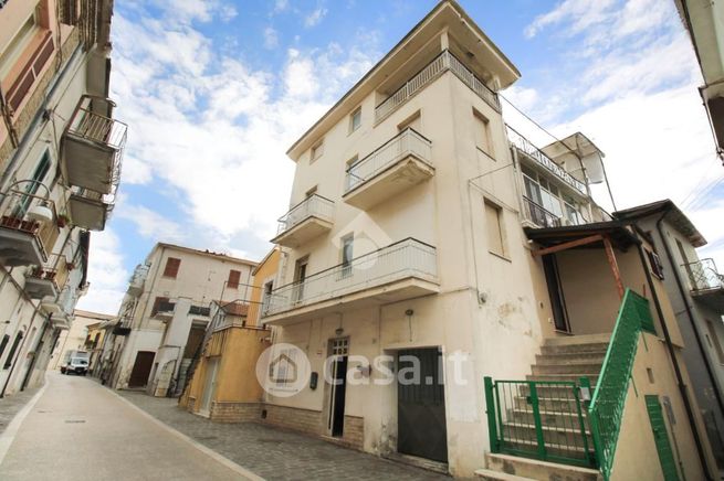 Casa indipendente in residenziale in Via del Corso 14