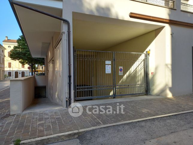 Box/posto auto in residenziale in Corso Giuseppe Garibaldi 22