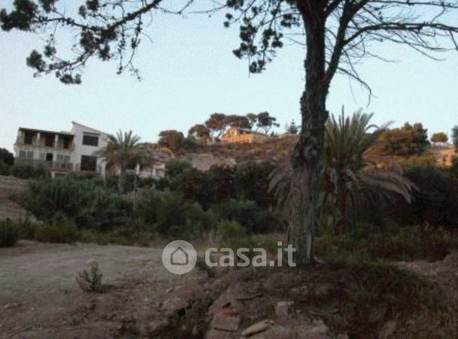 Terreno edificabile in residenziale in Strada Senza Nome