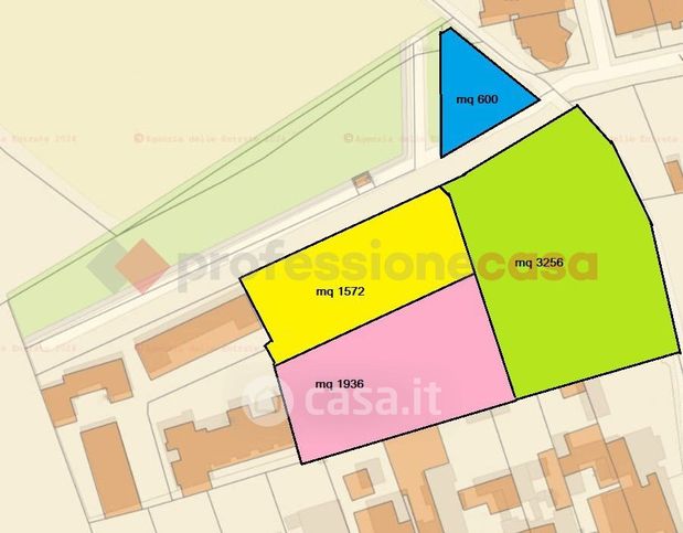 Terreno agricolo in commerciale in Via Umbria