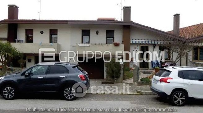 Villetta a schiera in residenziale in Via Grazia Deledda 1