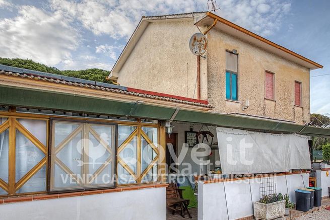 Villa in residenziale in Via Epitaffio 46