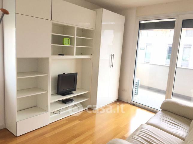 Appartamento in residenziale in Via Felice Cavallotti 18