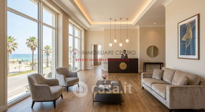 Attivitã /licenza (con o senza mura) in commerciale in Via Intercomunale 12 /B