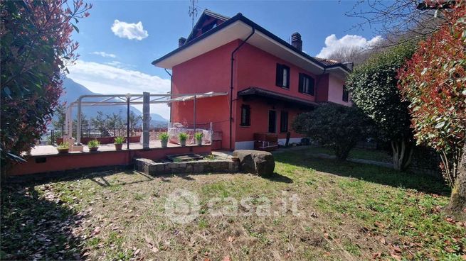 Villetta a schiera in residenziale in Via Giacomo Matteotti