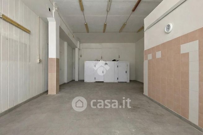 Capannone in commerciale in Via di Novecchio 7