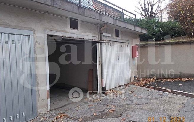 Box/posto auto in residenziale in Via Stradella