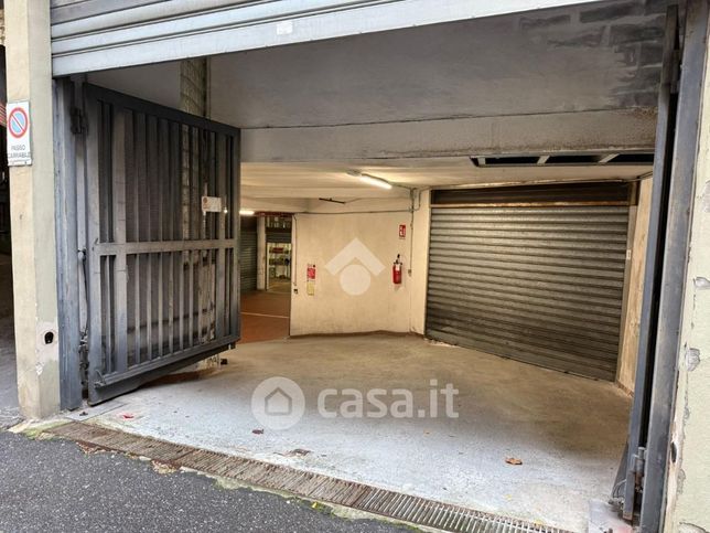 Garage/posto auto in residenziale in Via Felice Romani 2