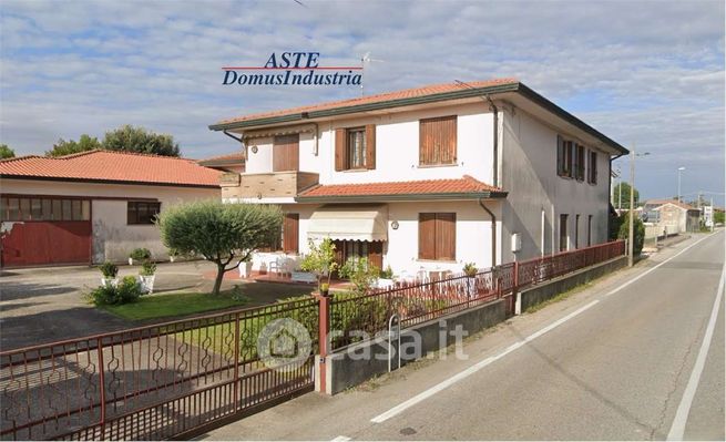 Appartamento in residenziale in Via 4 Novembre 143 B