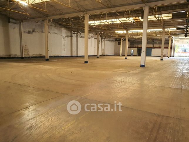 Capannone in commerciale in Via San Marco